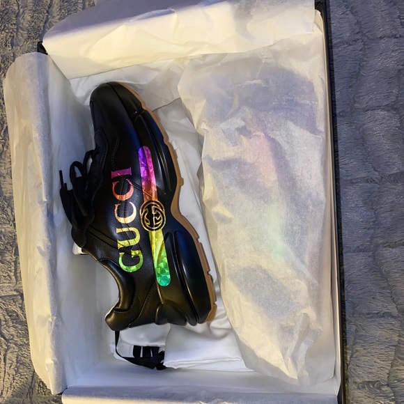 Women’s Rython Gucci logo leather sneaker - Picture 2 of 11